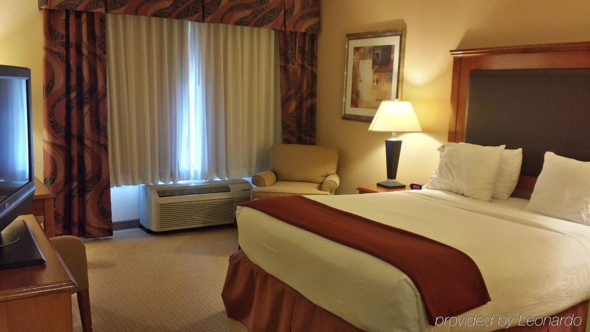 Holiday Inn Express & Suites Albany Airport Area - Latham By Ihg Екстериор снимка